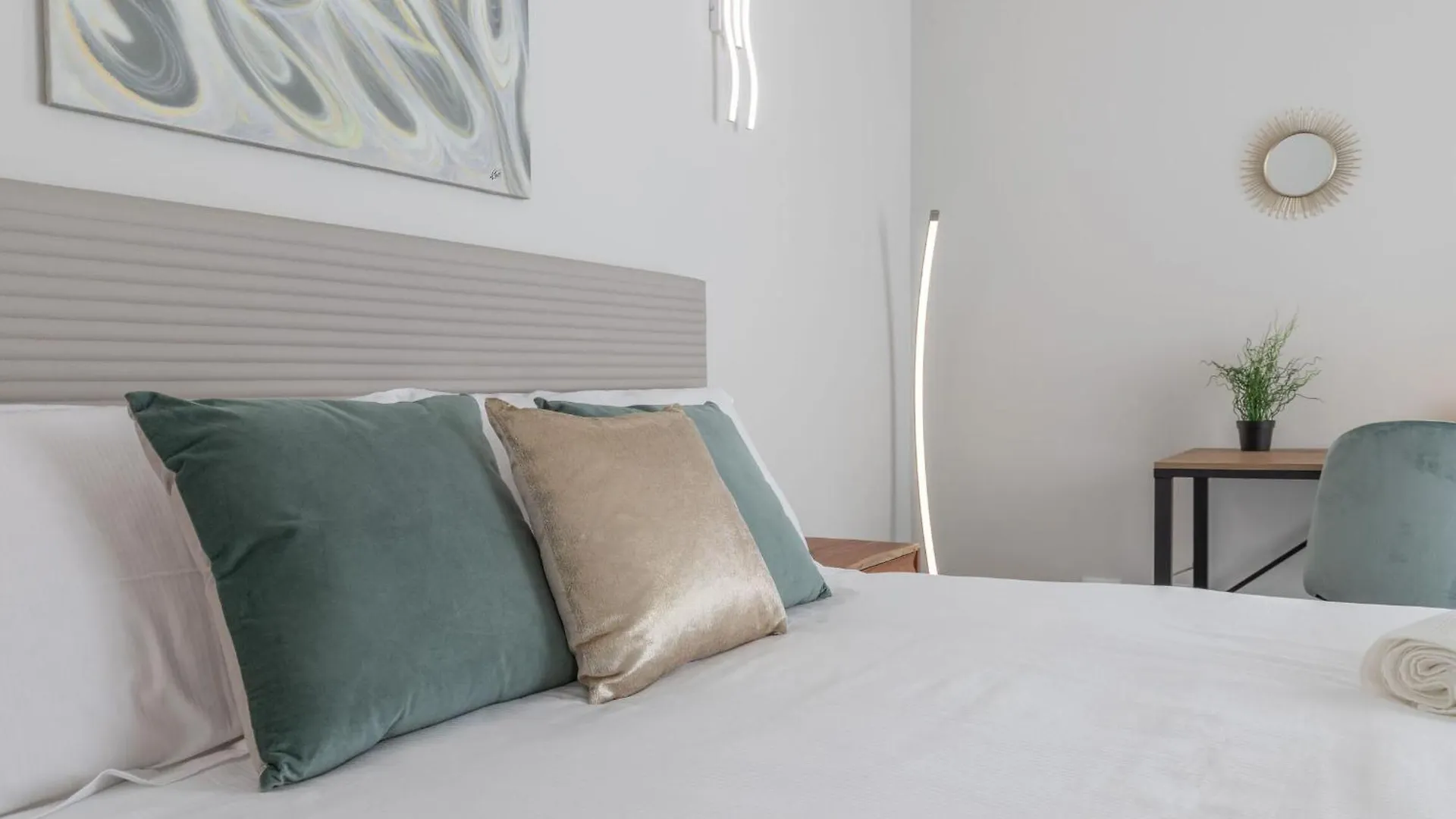 Italian Experience-Suite Ateneo Pavia 0*,  Italia